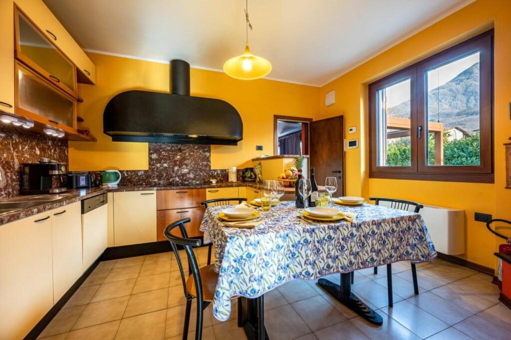 Villa Iris Colico Esterno foto
